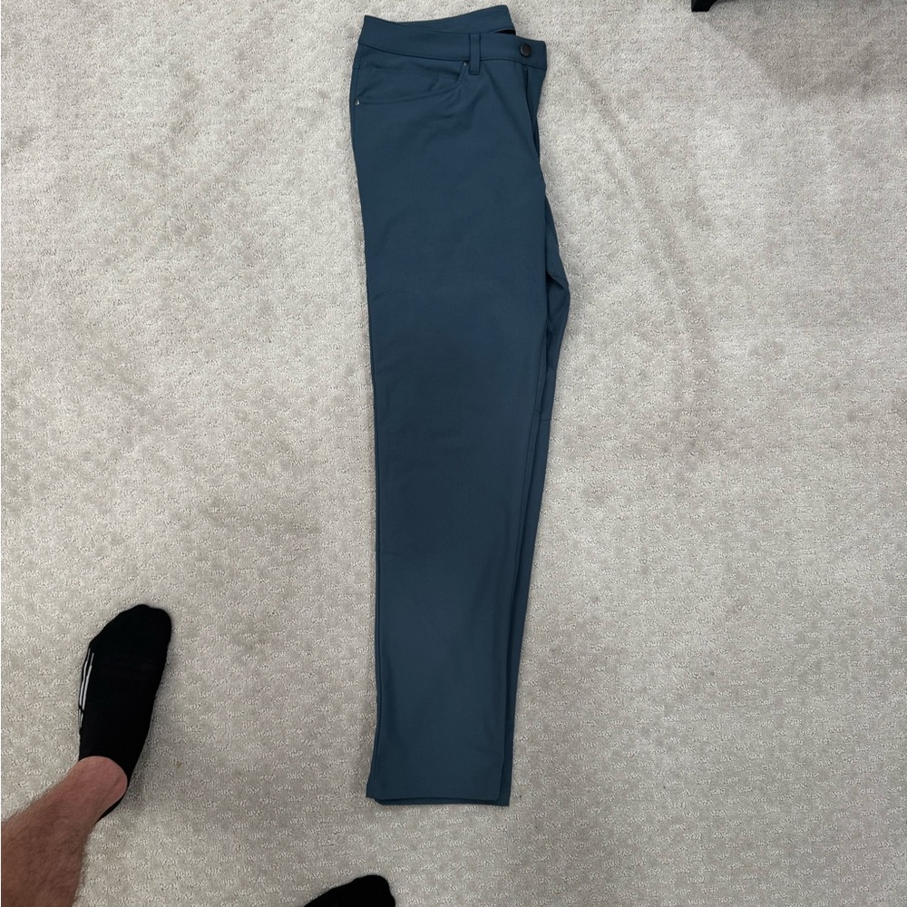 Men's Lululemon ABC Classic Fit 
Iron Blue
33 waist 32 length